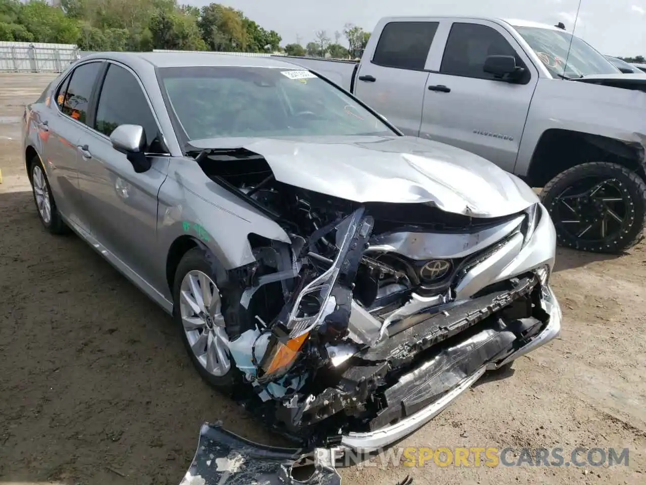 1 Photograph of a damaged car 4T1C11AK1LU991833 TOYOTA CAMRY 2020