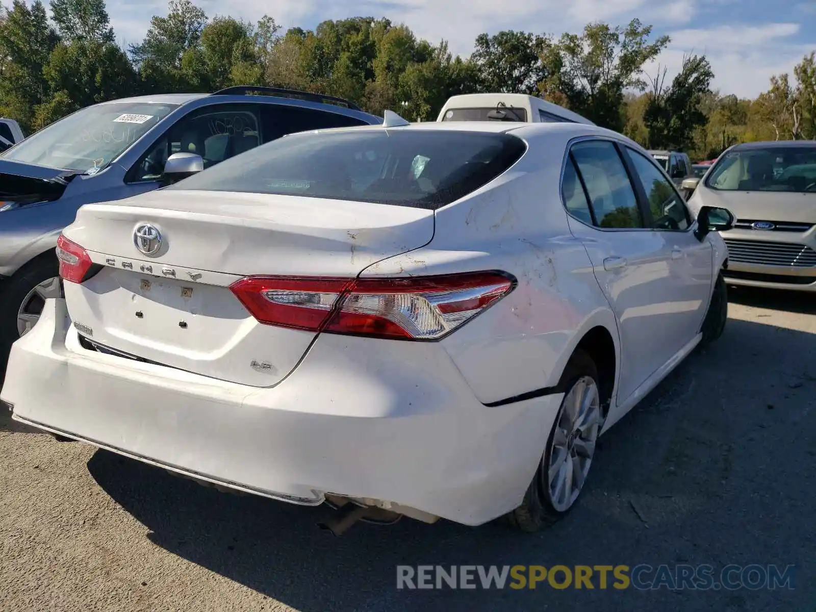 4 Photograph of a damaged car 4T1C11AK1LU991864 TOYOTA CAMRY 2020