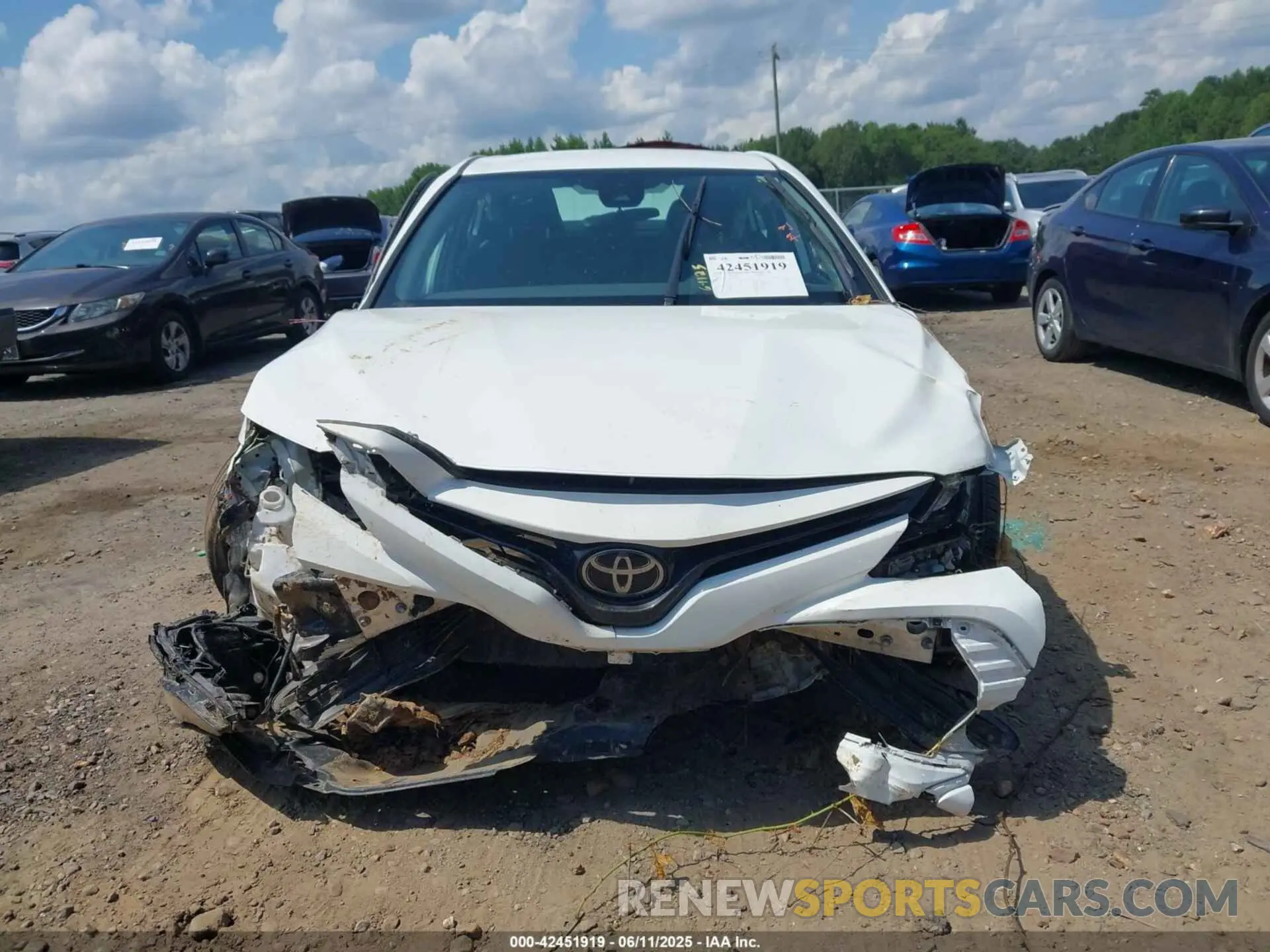 13 Photograph of a damaged car 4T1C11AK1LU993002 TOYOTA CAMRY 2020