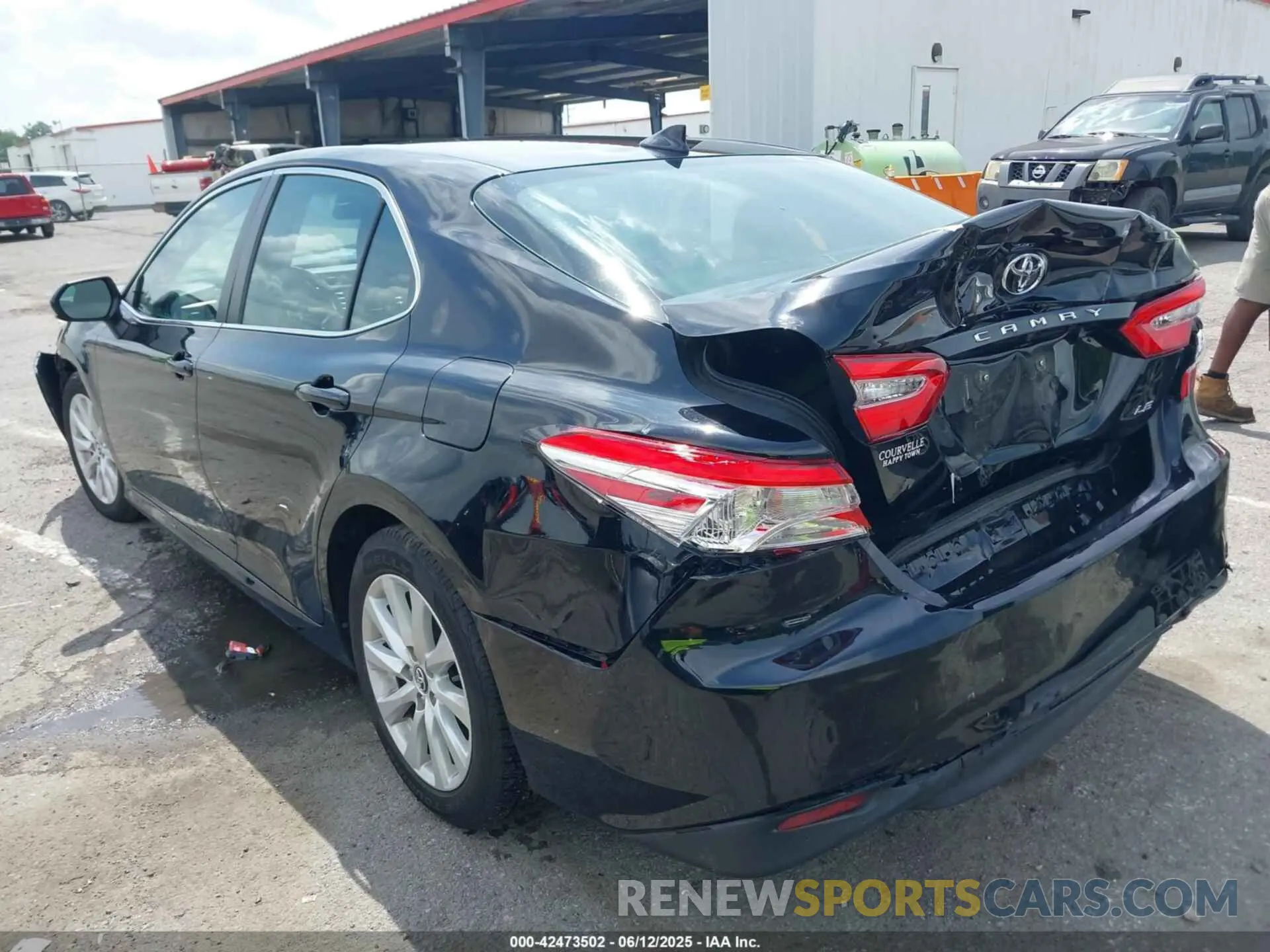 3 Photograph of a damaged car 4T1C11AK2LU317612 TOYOTA CAMRY 2020