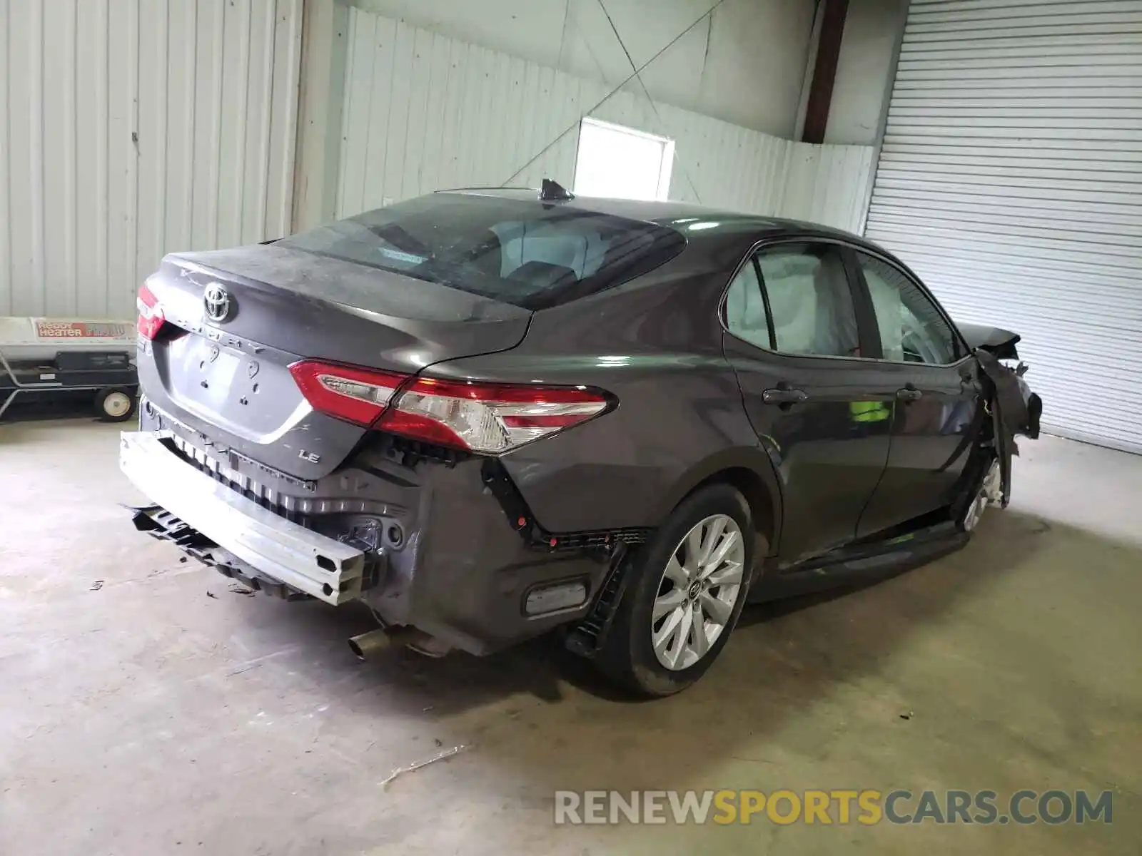 4 Photograph of a damaged car 4T1C11AK2LU318372 TOYOTA CAMRY 2020