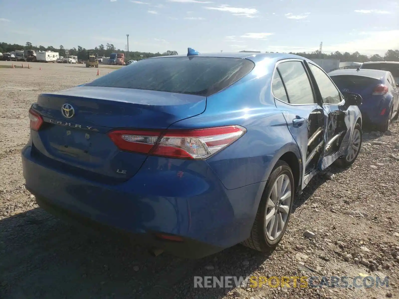 4 Photograph of a damaged car 4T1C11AK2LU329503 TOYOTA CAMRY 2020