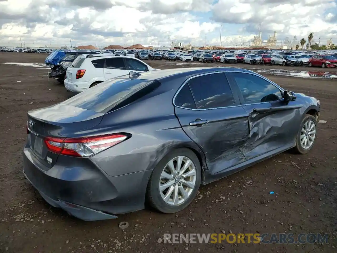 3 Photograph of a damaged car 4T1C11AK2LU341389 TOYOTA CAMRY 2020