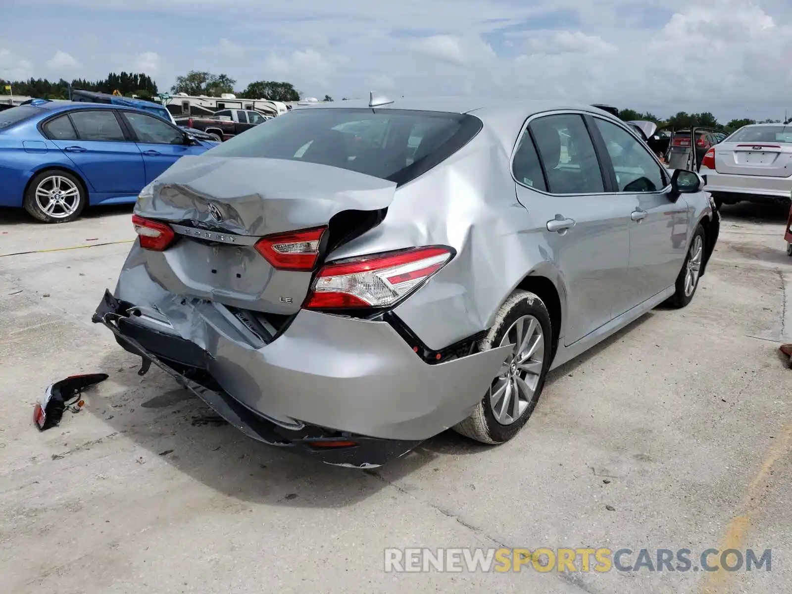 4 Photograph of a damaged car 4T1C11AK2LU343093 TOYOTA CAMRY 2020