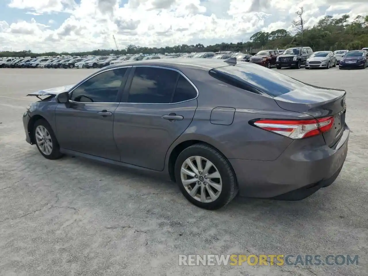 2 Photograph of a damaged car 4T1C11AK2LU343613 TOYOTA CAMRY 2020