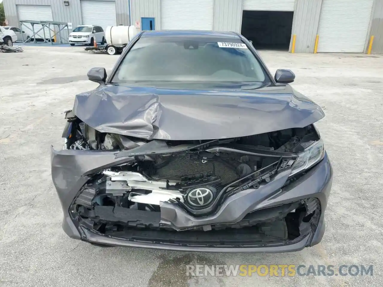 5 Photograph of a damaged car 4T1C11AK2LU343613 TOYOTA CAMRY 2020