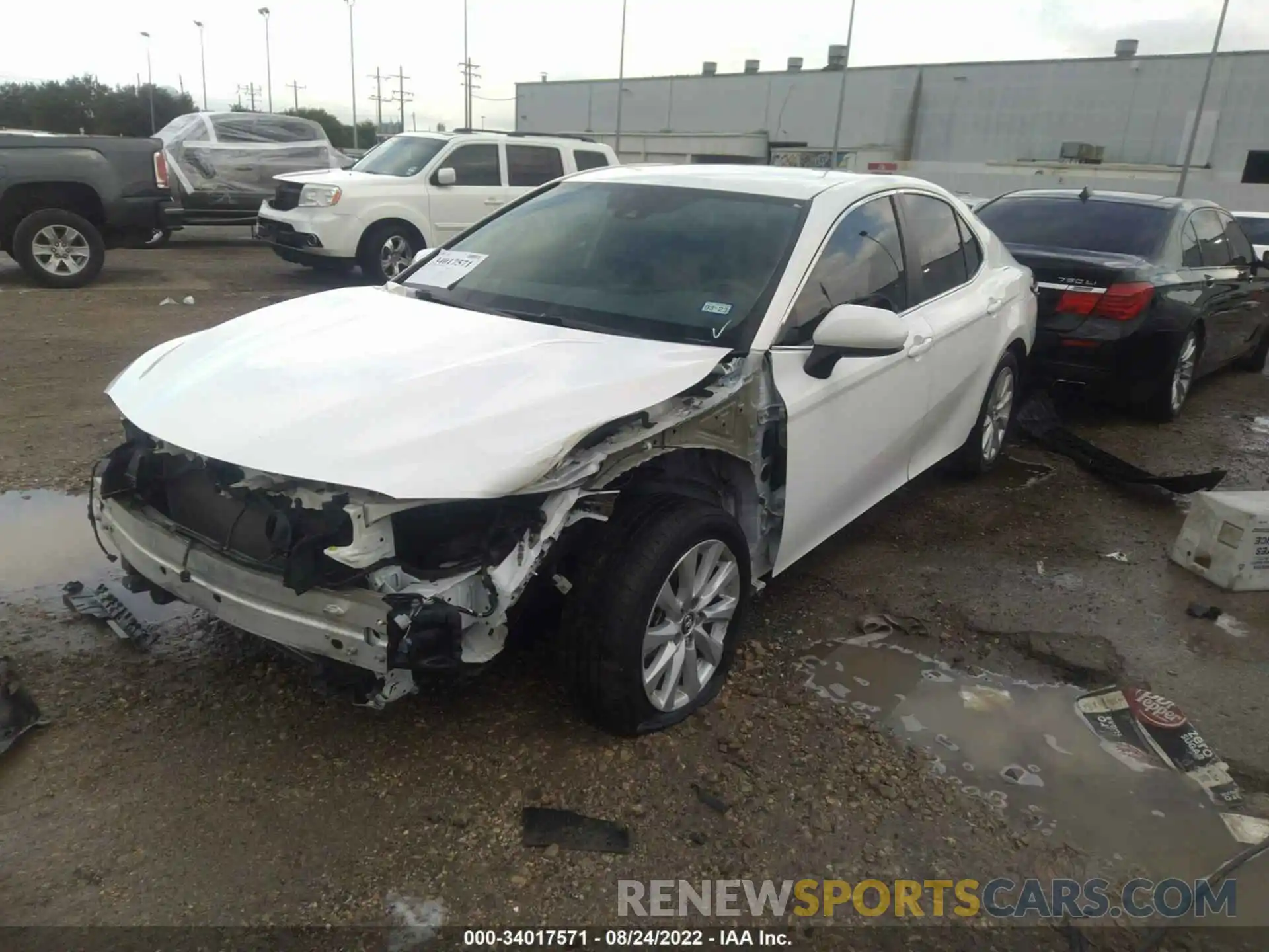 2 Photograph of a damaged car 4T1C11AK2LU347600 TOYOTA CAMRY 2020