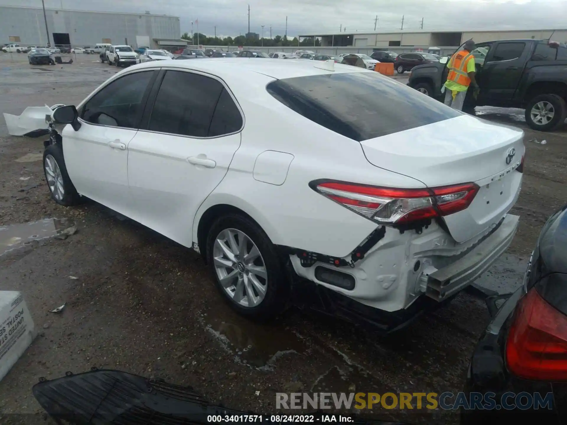 3 Photograph of a damaged car 4T1C11AK2LU347600 TOYOTA CAMRY 2020