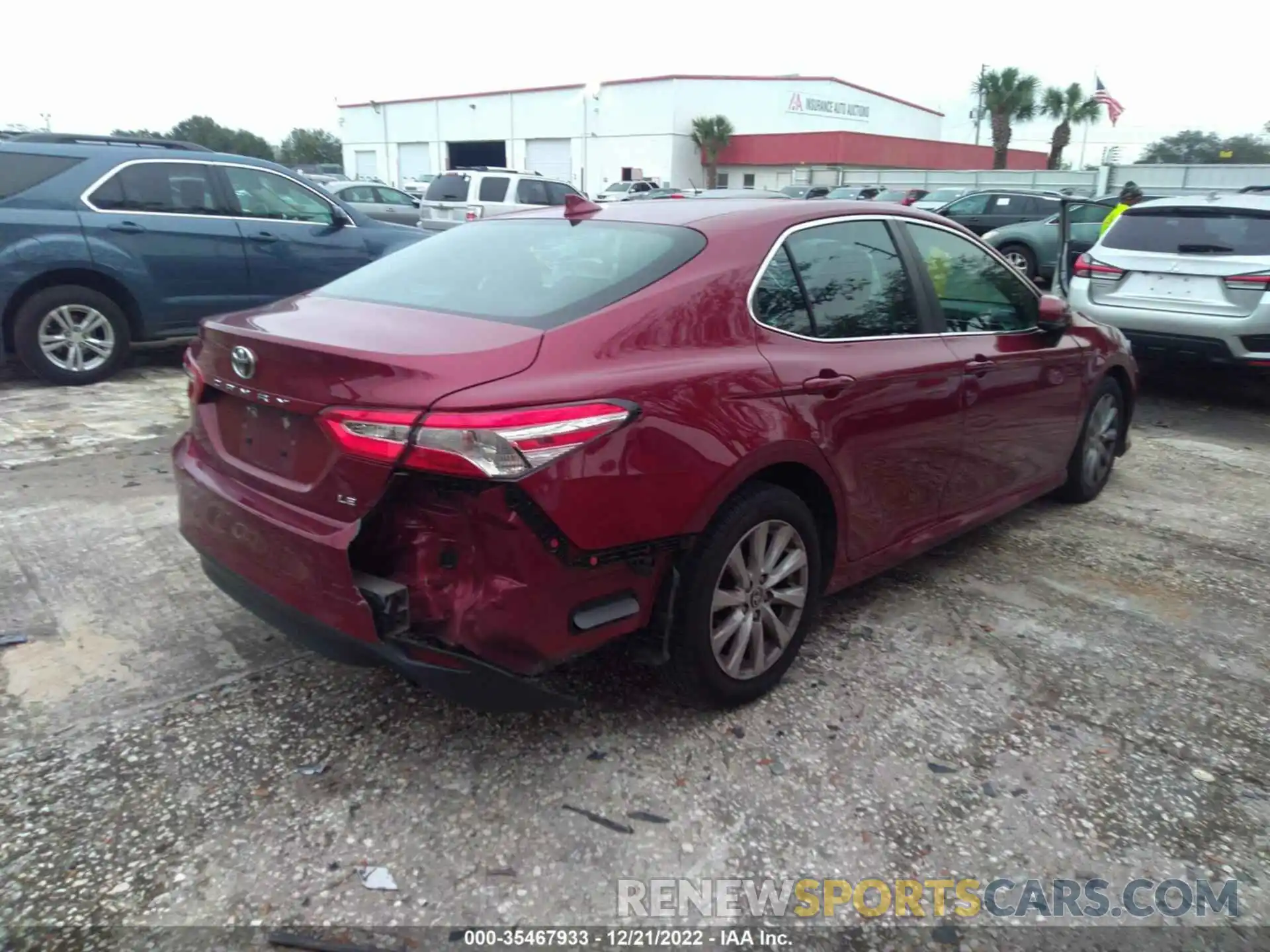 4 Photograph of a damaged car 4T1C11AK2LU360766 TOYOTA CAMRY 2020