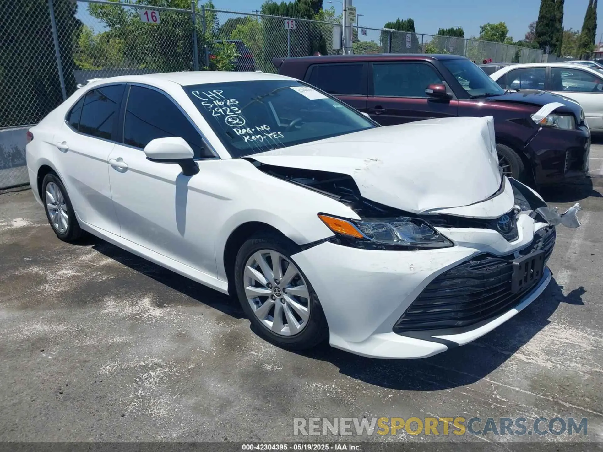 1 Photograph of a damaged car 4T1C11AK2LU362923 TOYOTA CAMRY 2020