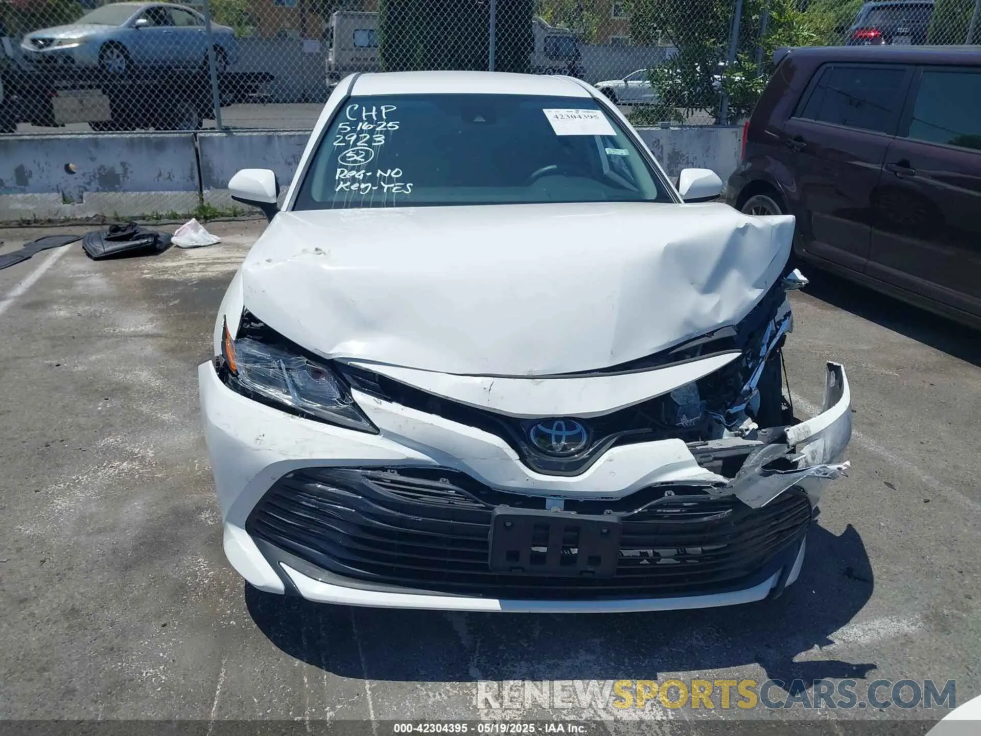 12 Photograph of a damaged car 4T1C11AK2LU362923 TOYOTA CAMRY 2020