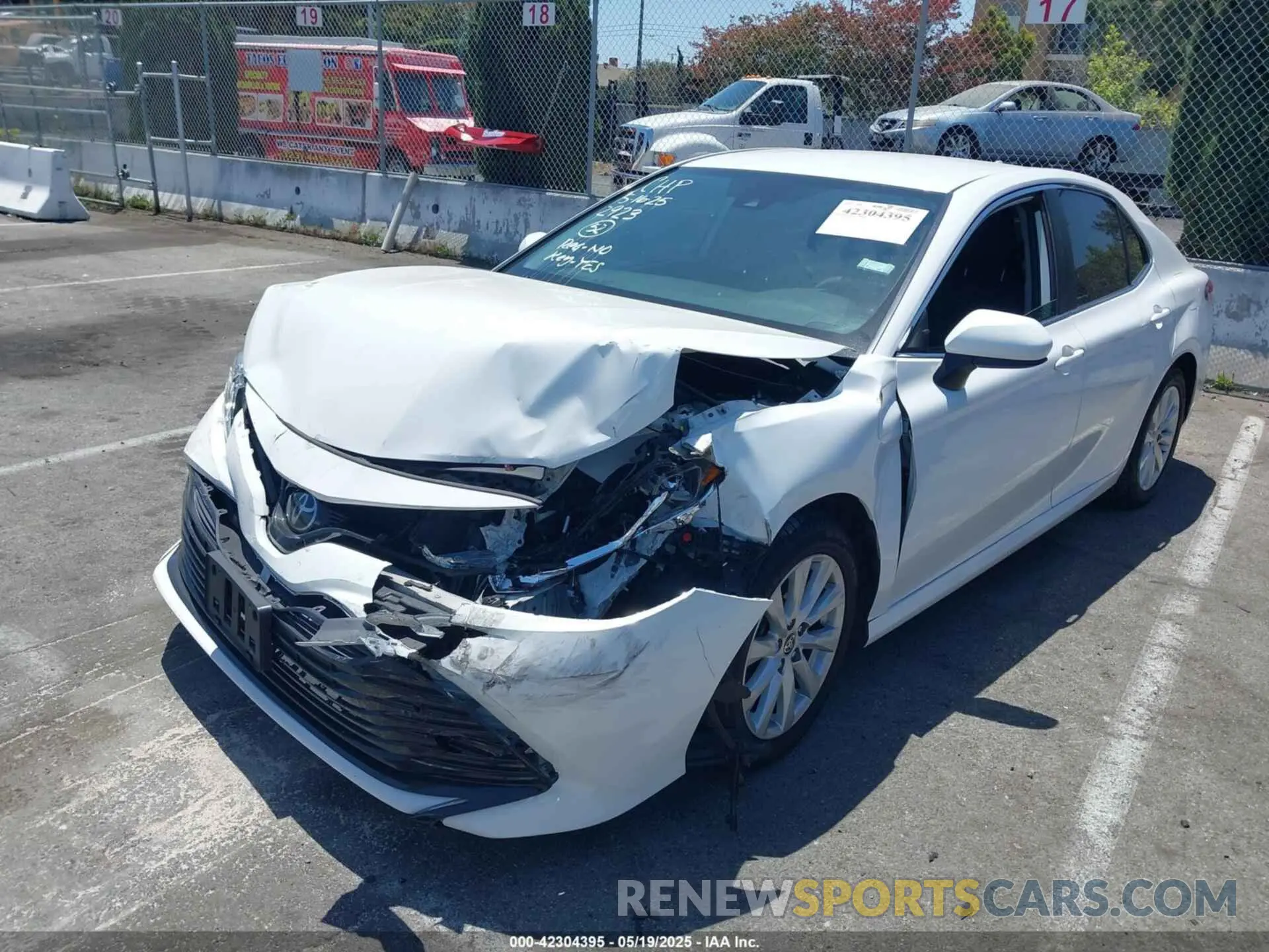 2 Photograph of a damaged car 4T1C11AK2LU362923 TOYOTA CAMRY 2020