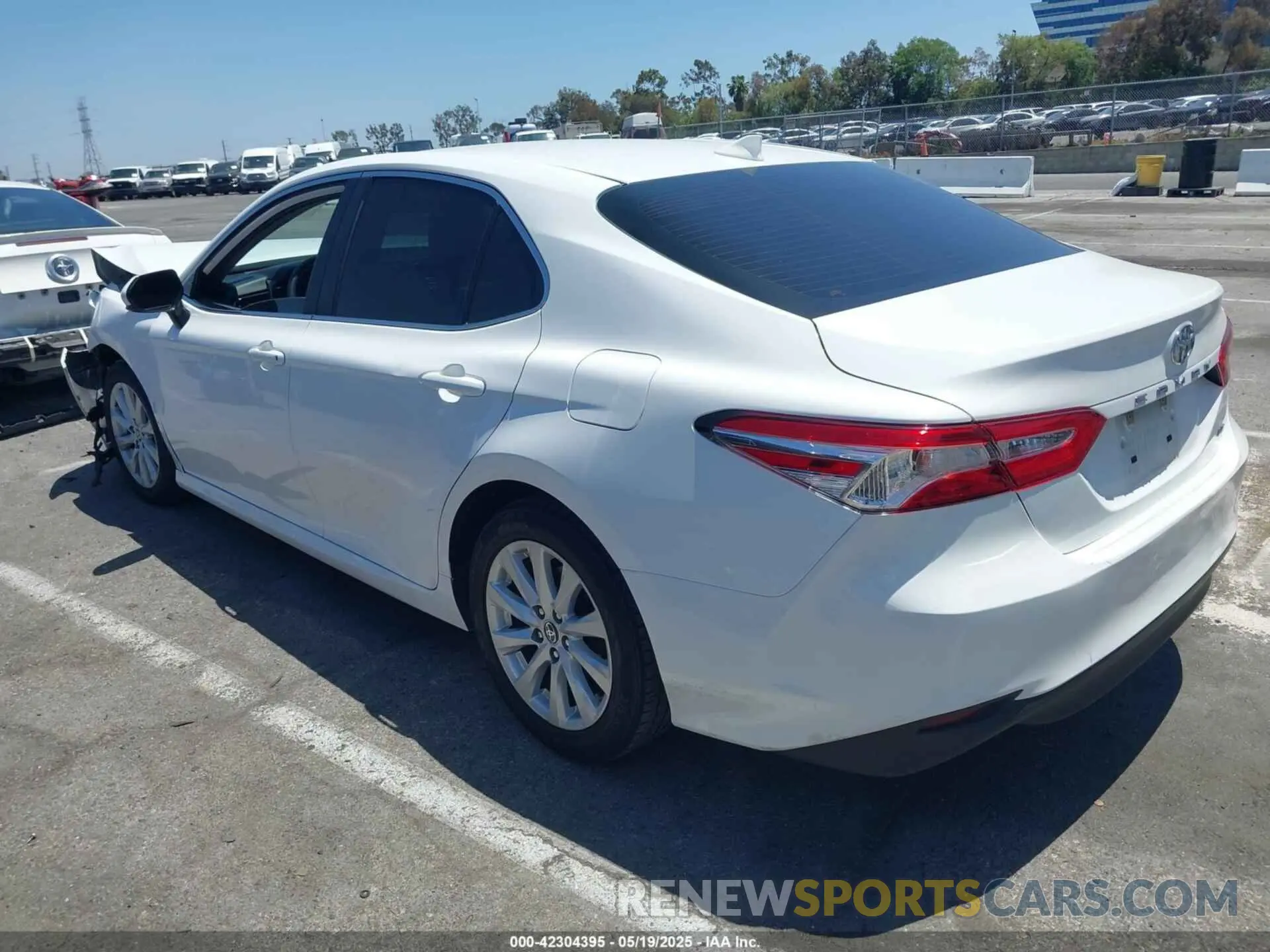 3 Photograph of a damaged car 4T1C11AK2LU362923 TOYOTA CAMRY 2020