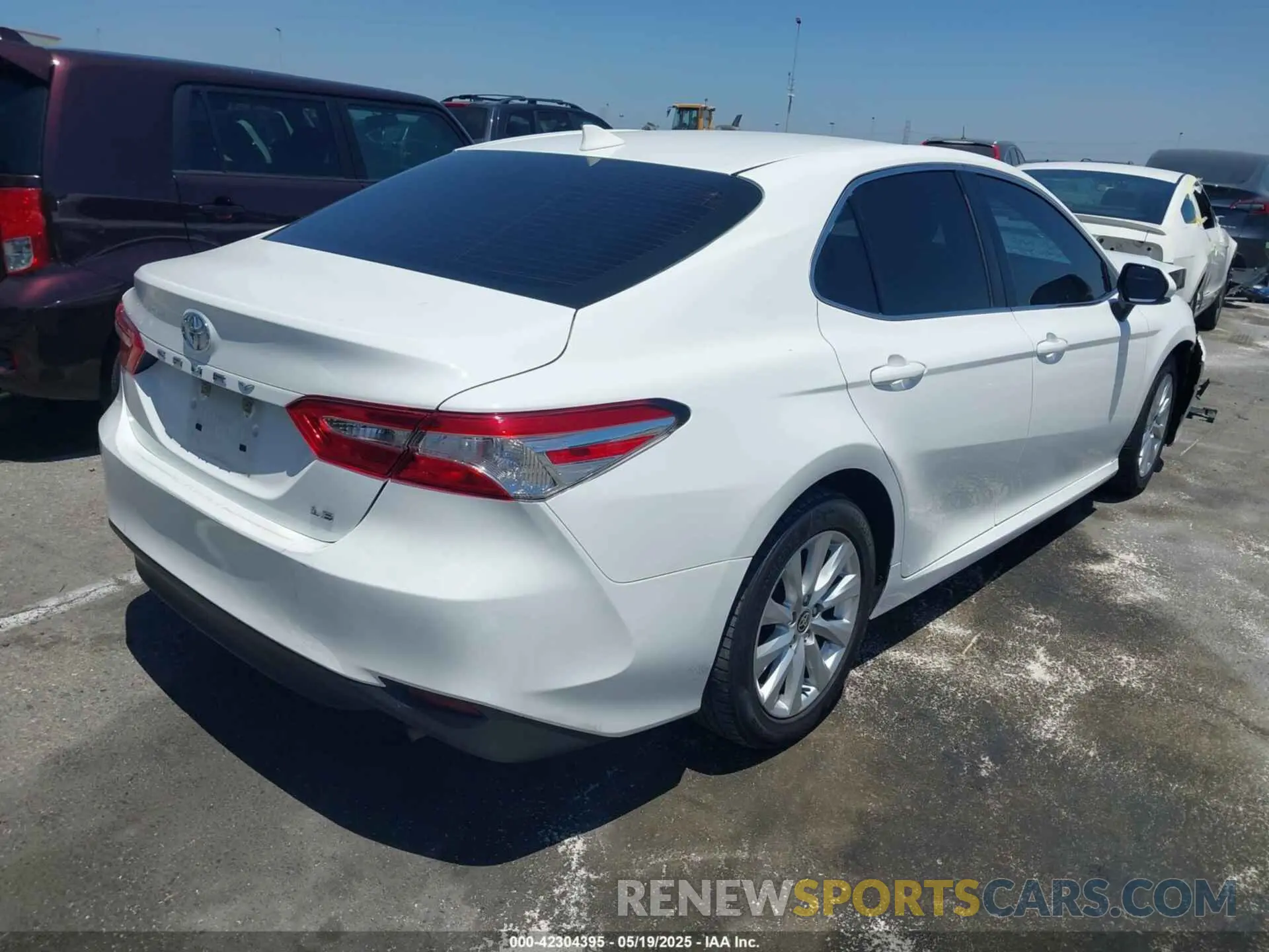 4 Photograph of a damaged car 4T1C11AK2LU362923 TOYOTA CAMRY 2020