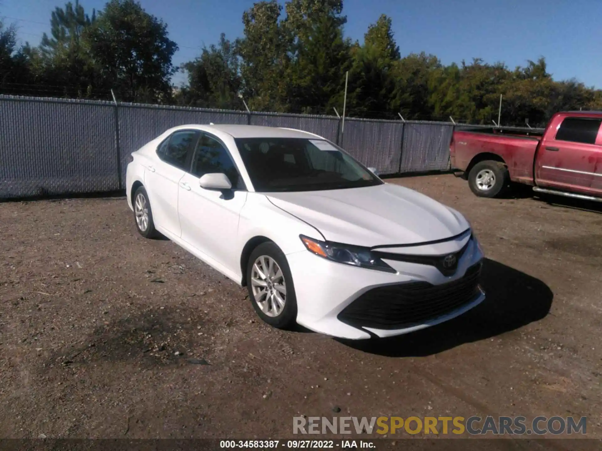 1 Photograph of a damaged car 4T1C11AK2LU364378 TOYOTA CAMRY 2020