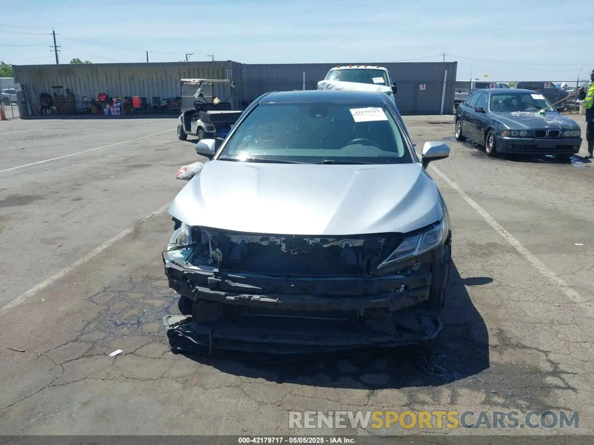 13 Photograph of a damaged car 4T1C11AK2LU365563 TOYOTA CAMRY 2020
