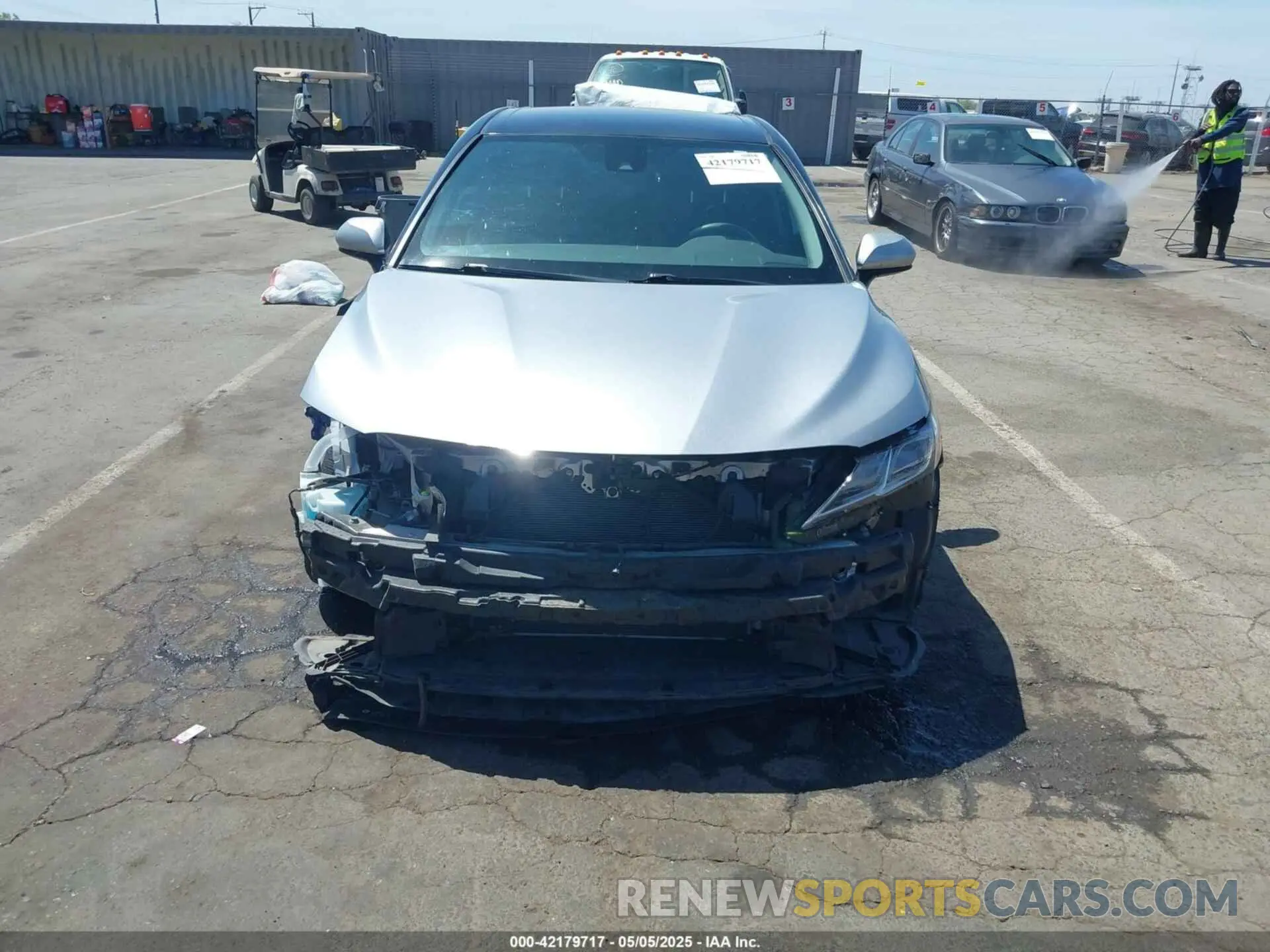 6 Photograph of a damaged car 4T1C11AK2LU365563 TOYOTA CAMRY 2020
