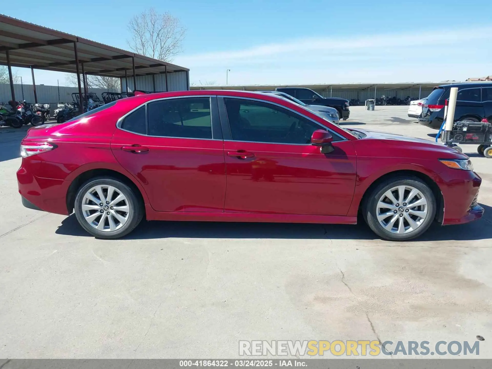 13 Photograph of a damaged car 4T1C11AK2LU366132 TOYOTA CAMRY 2020