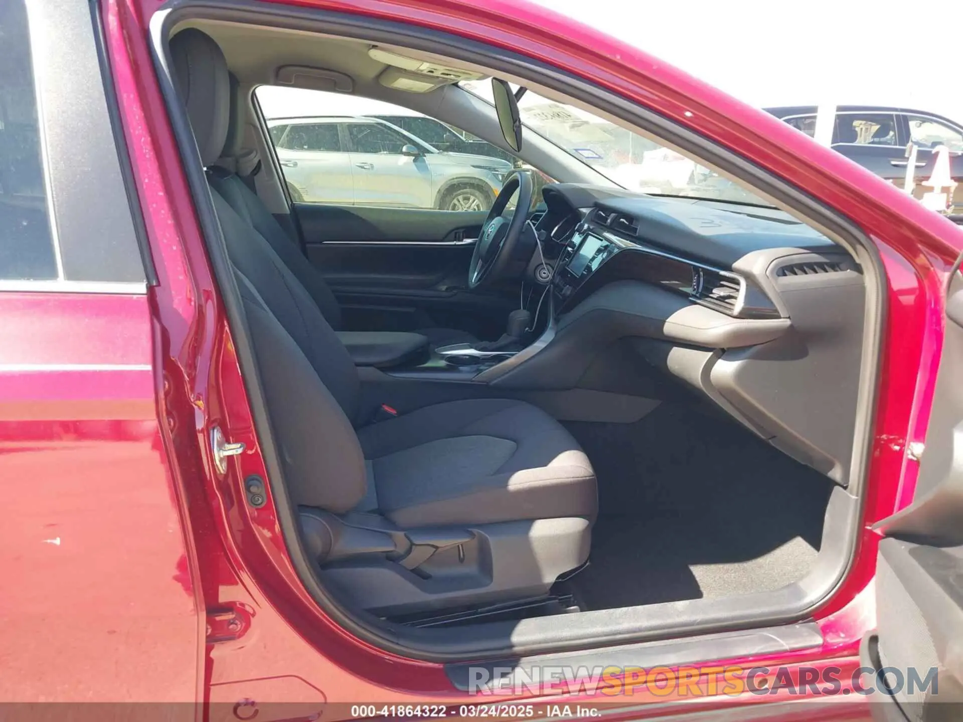 5 Photograph of a damaged car 4T1C11AK2LU366132 TOYOTA CAMRY 2020
