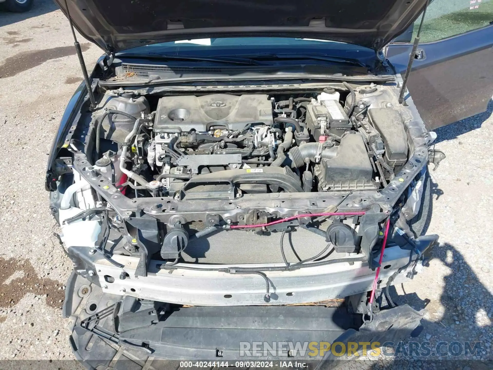 10 Photograph of a damaged car 4T1C11AK2LU366471 TOYOTA CAMRY 2020