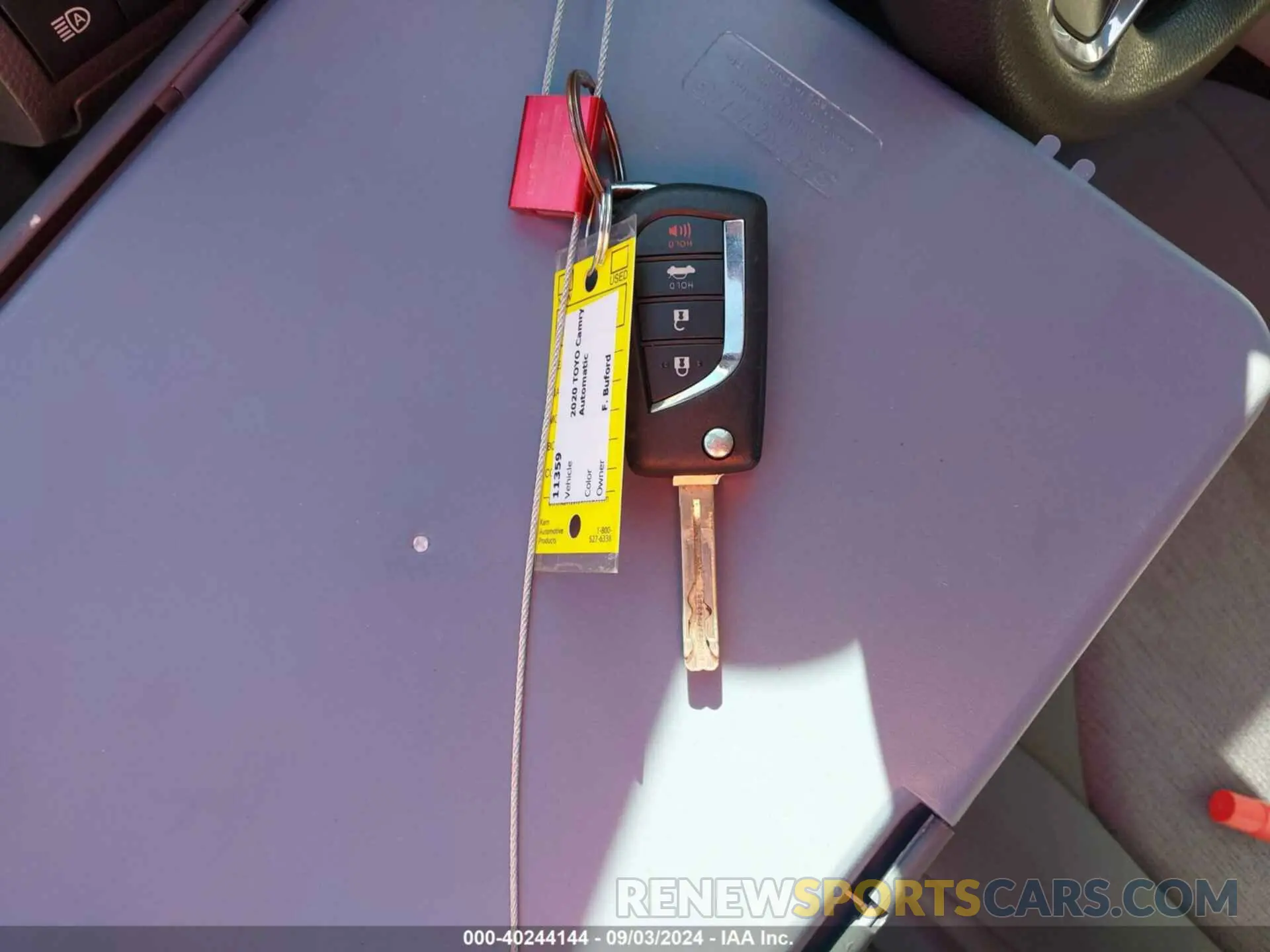 11 Photograph of a damaged car 4T1C11AK2LU366471 TOYOTA CAMRY 2020