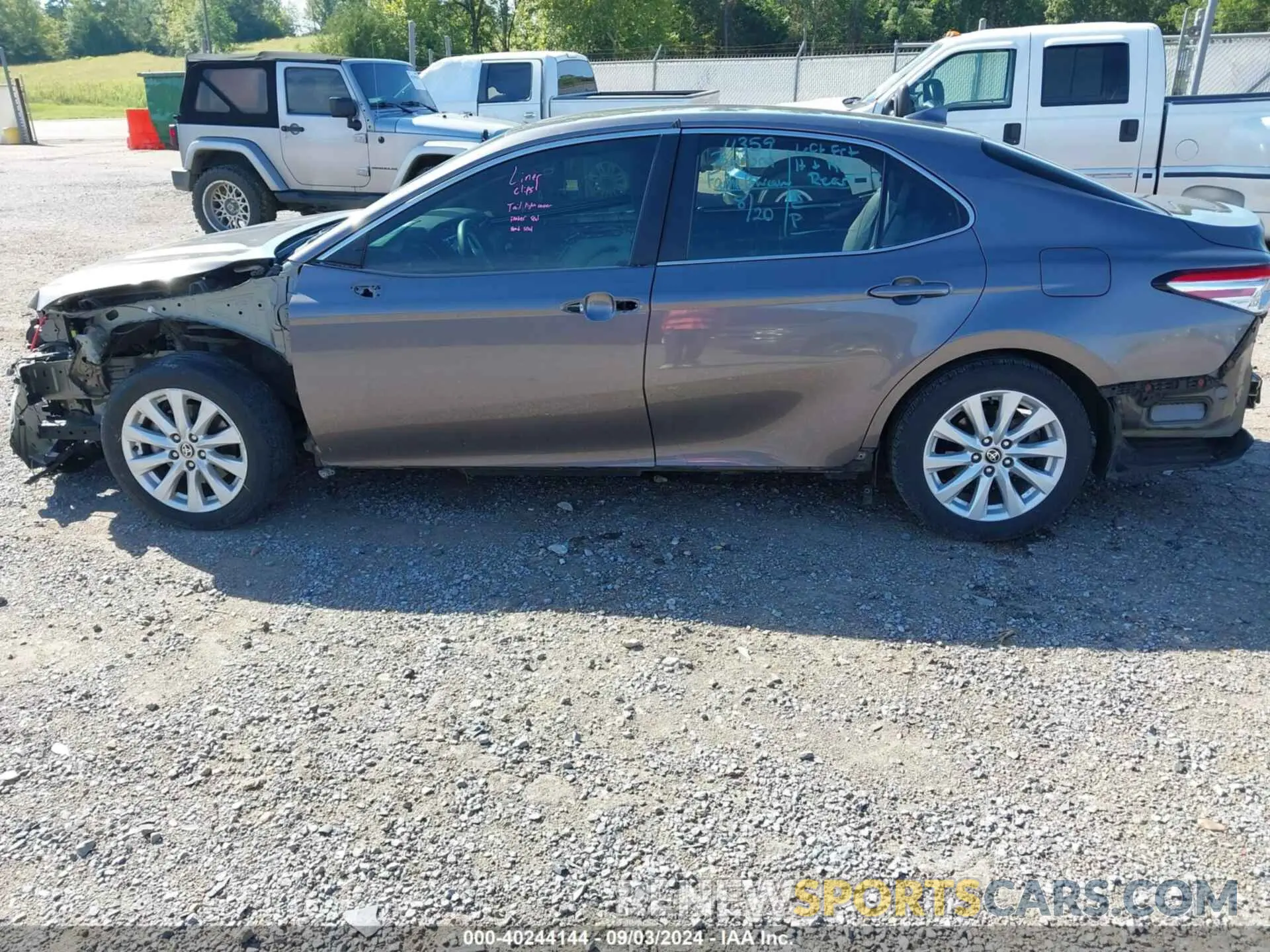 15 Photograph of a damaged car 4T1C11AK2LU366471 TOYOTA CAMRY 2020