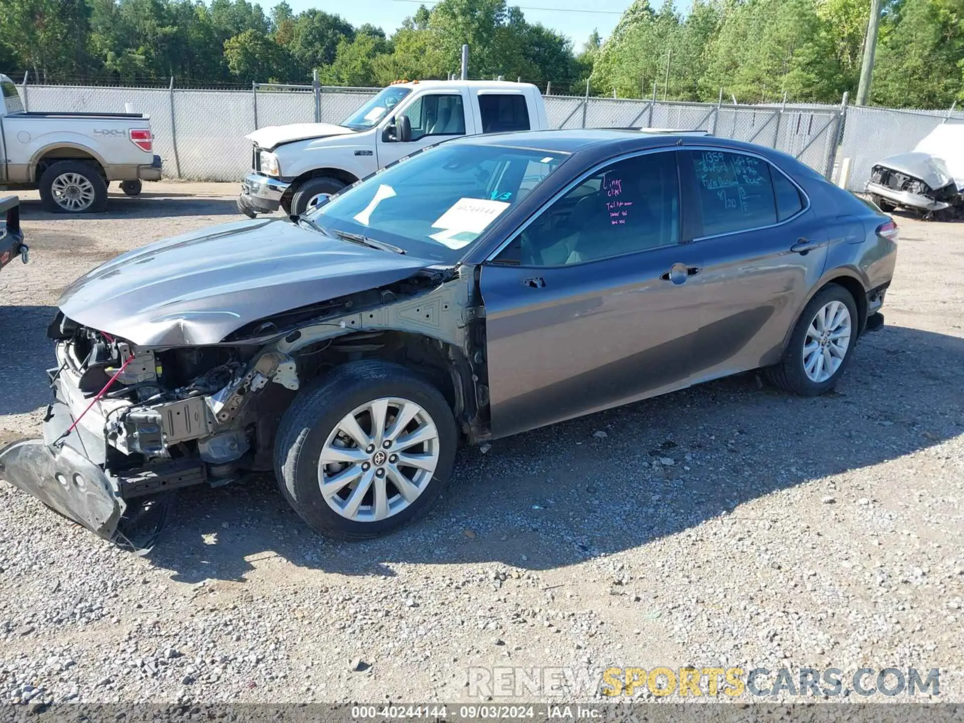 2 Photograph of a damaged car 4T1C11AK2LU366471 TOYOTA CAMRY 2020