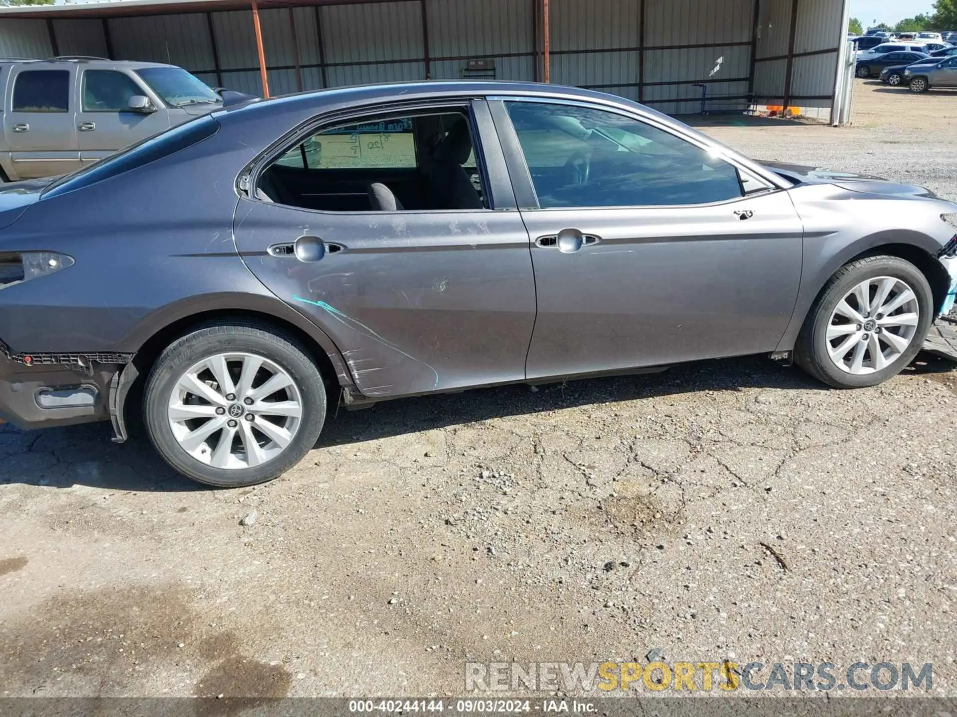 21 Photograph of a damaged car 4T1C11AK2LU366471 TOYOTA CAMRY 2020