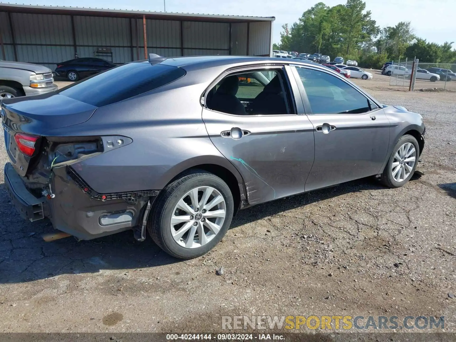 4 Photograph of a damaged car 4T1C11AK2LU366471 TOYOTA CAMRY 2020