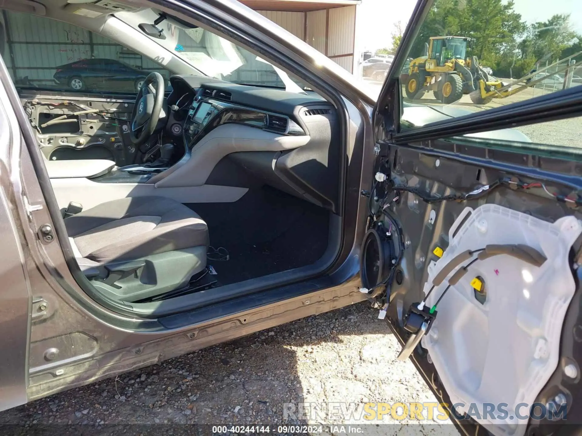 5 Photograph of a damaged car 4T1C11AK2LU366471 TOYOTA CAMRY 2020
