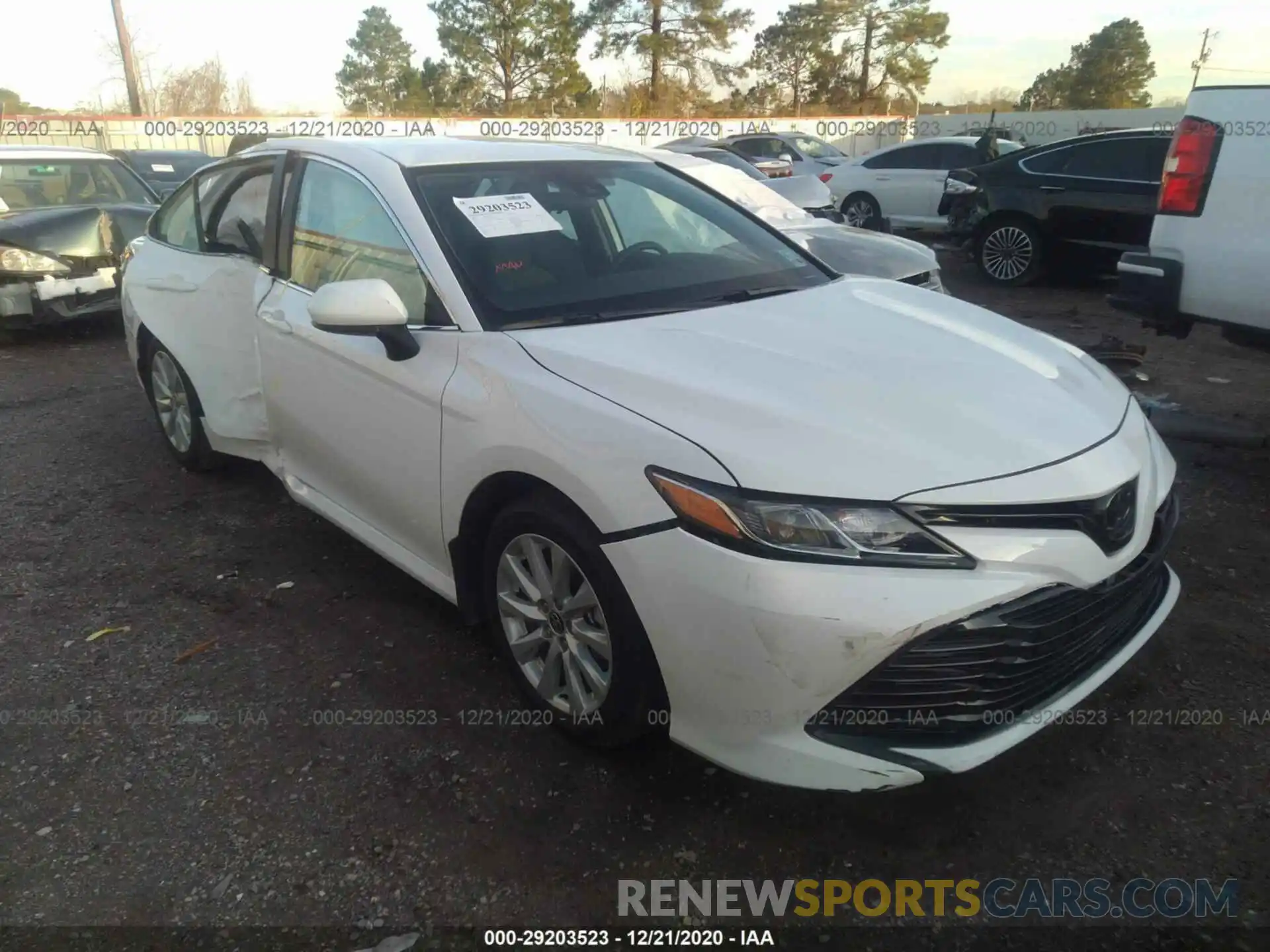 1 Photograph of a damaged car 4T1C11AK2LU387031 TOYOTA CAMRY 2020