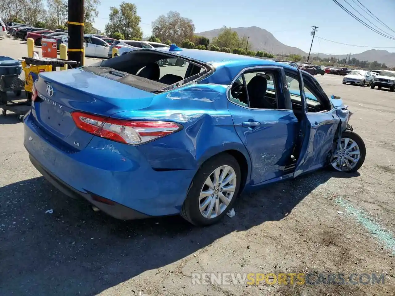 4 Photograph of a damaged car 4T1C11AK2LU391306 TOYOTA CAMRY 2020