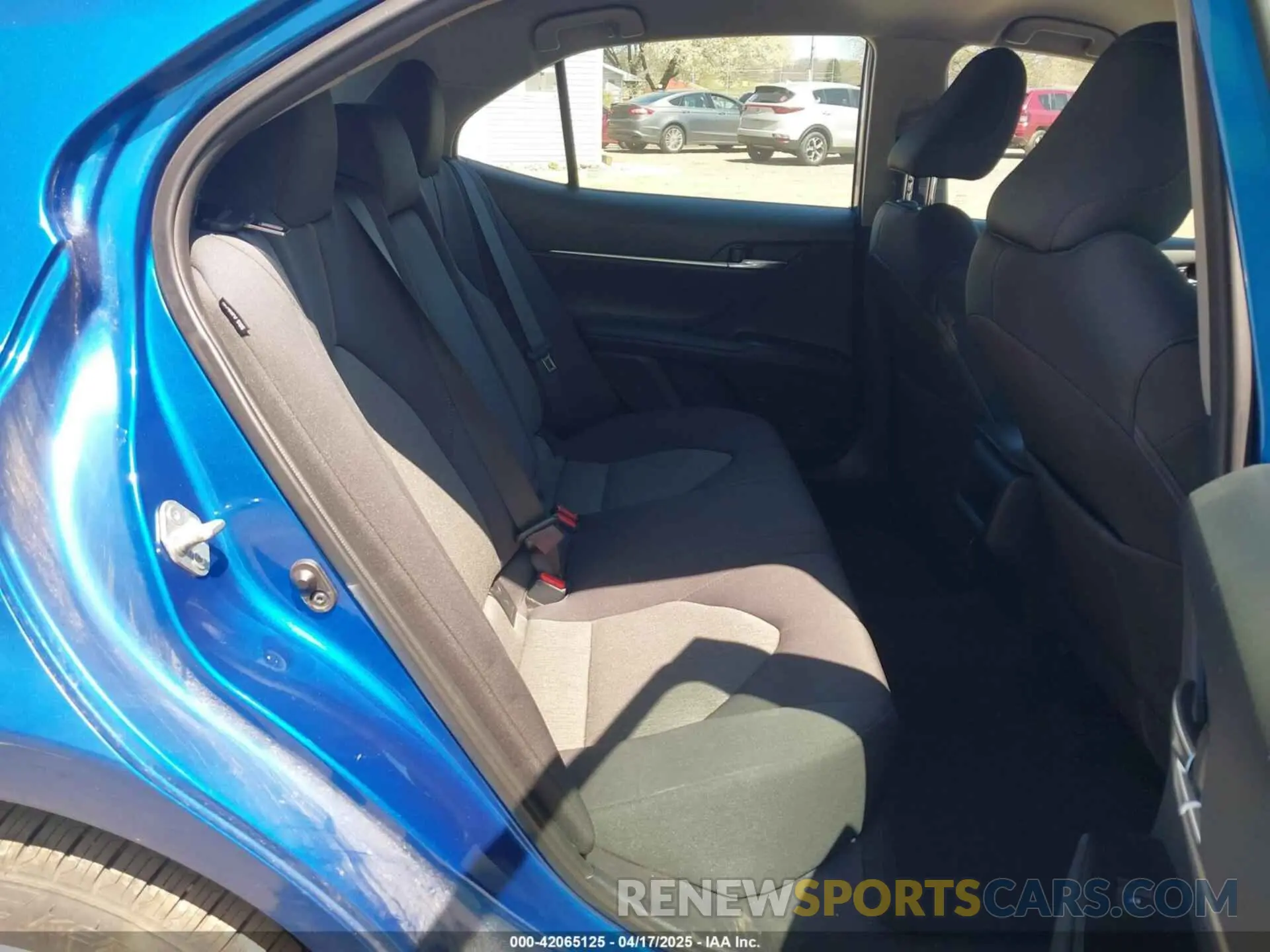 8 Photograph of a damaged car 4T1C11AK2LU391662 TOYOTA CAMRY 2020