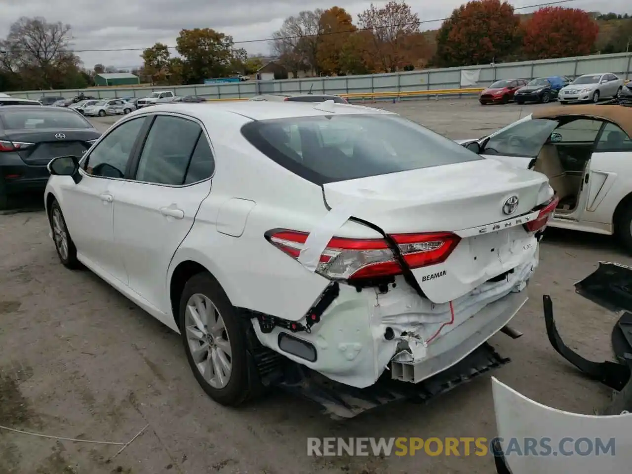 3 Photograph of a damaged car 4T1C11AK2LU396649 TOYOTA CAMRY 2020