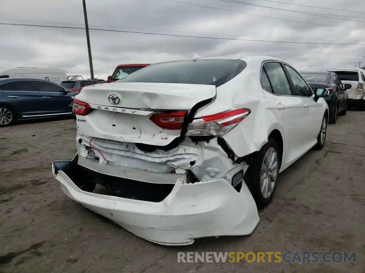 4 Photograph of a damaged car 4T1C11AK2LU396649 TOYOTA CAMRY 2020