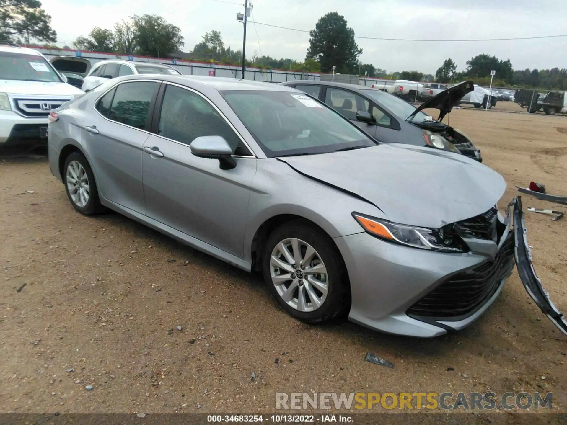 1 Photograph of a damaged car 4T1C11AK2LU401364 TOYOTA CAMRY 2020