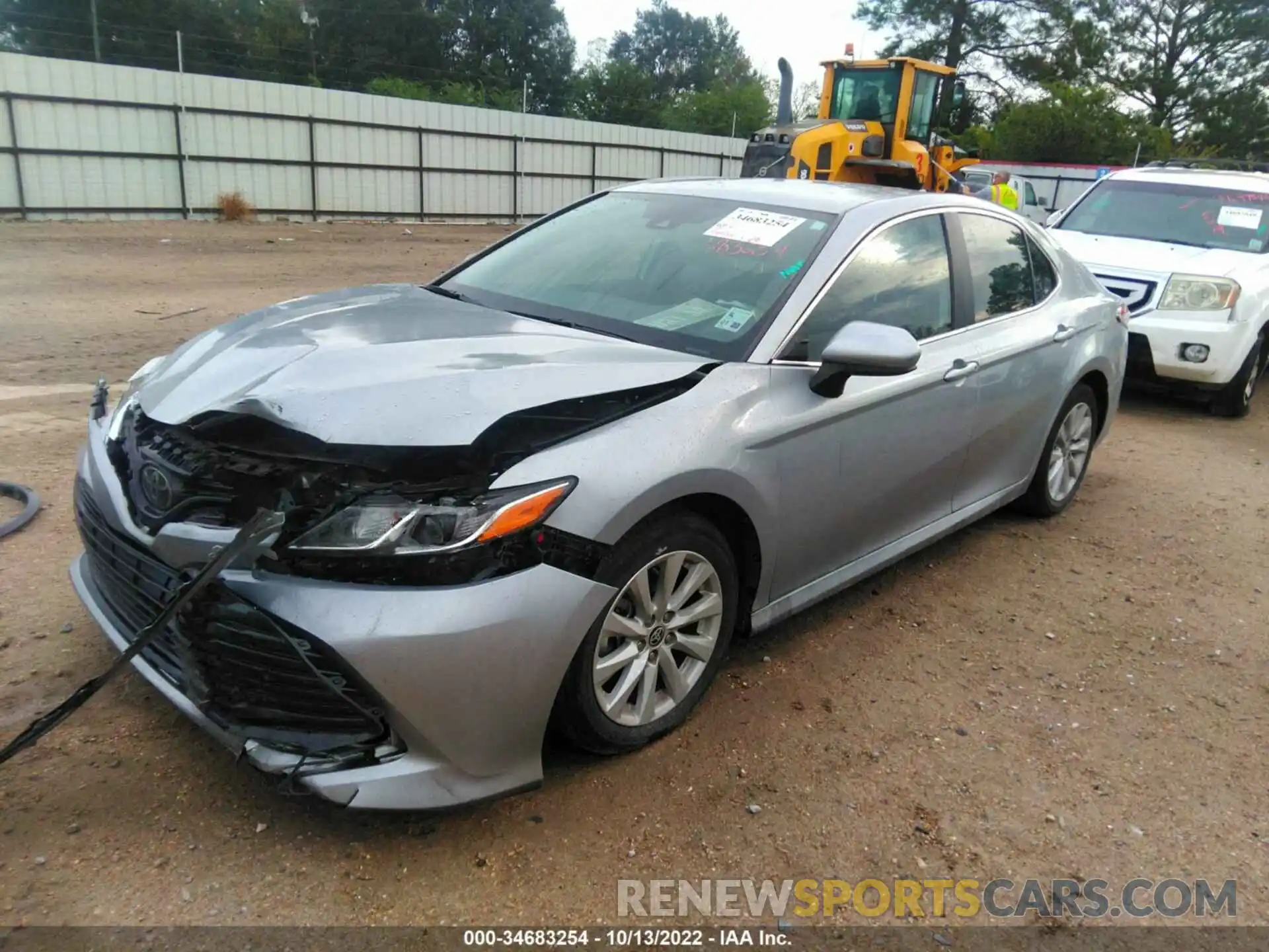 2 Photograph of a damaged car 4T1C11AK2LU401364 TOYOTA CAMRY 2020