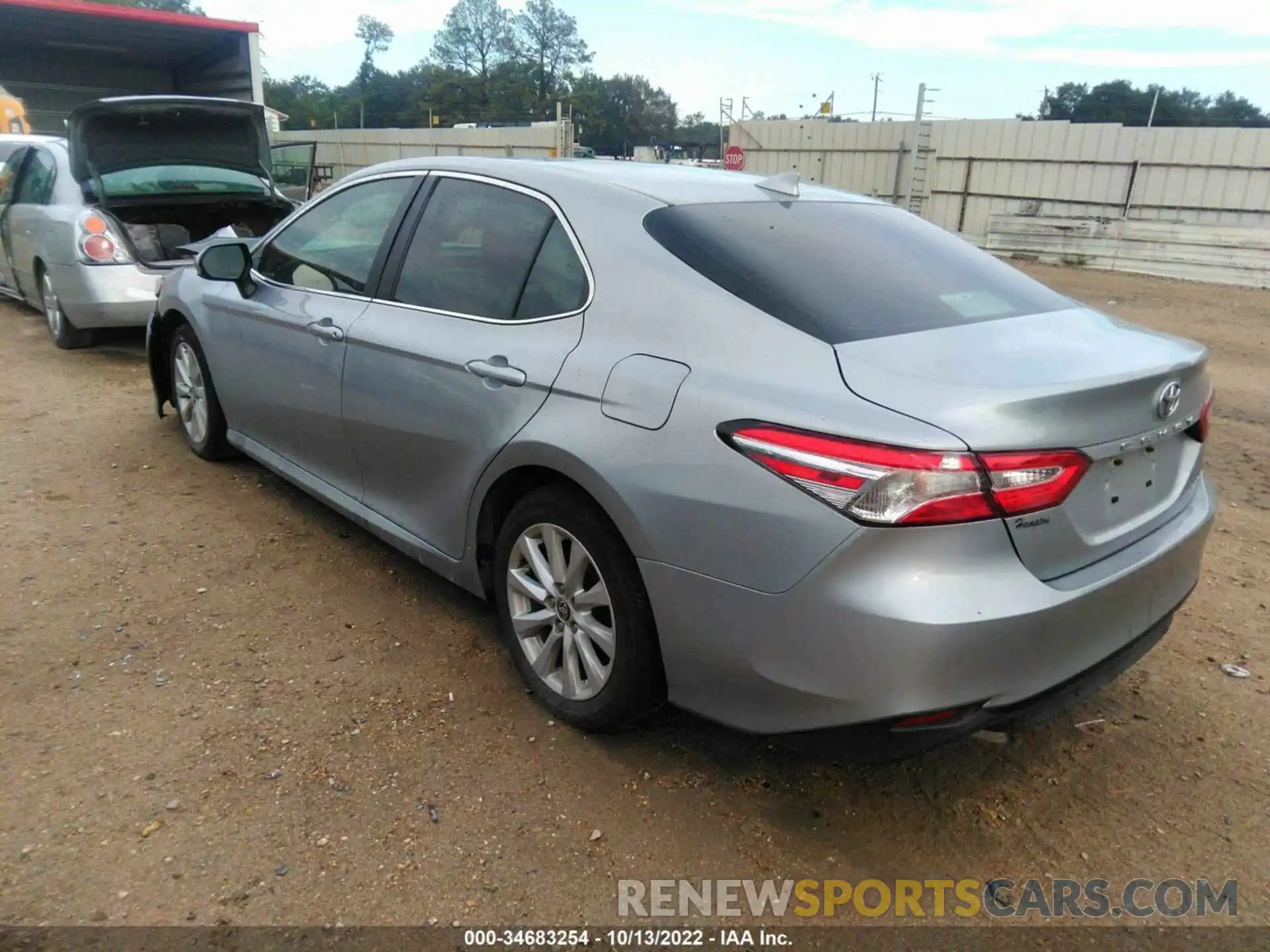 3 Photograph of a damaged car 4T1C11AK2LU401364 TOYOTA CAMRY 2020