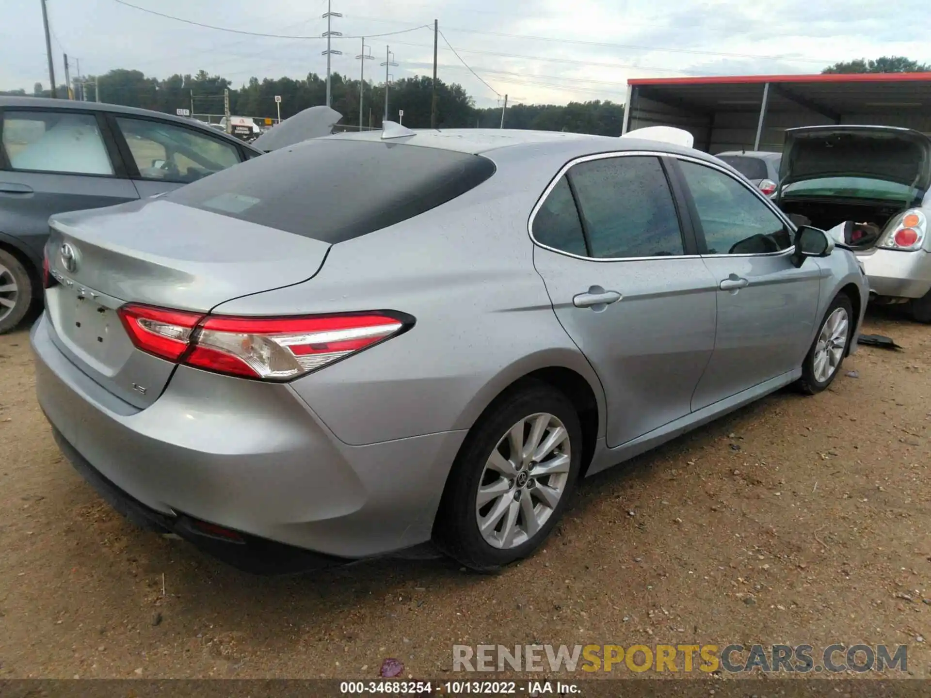 4 Photograph of a damaged car 4T1C11AK2LU401364 TOYOTA CAMRY 2020