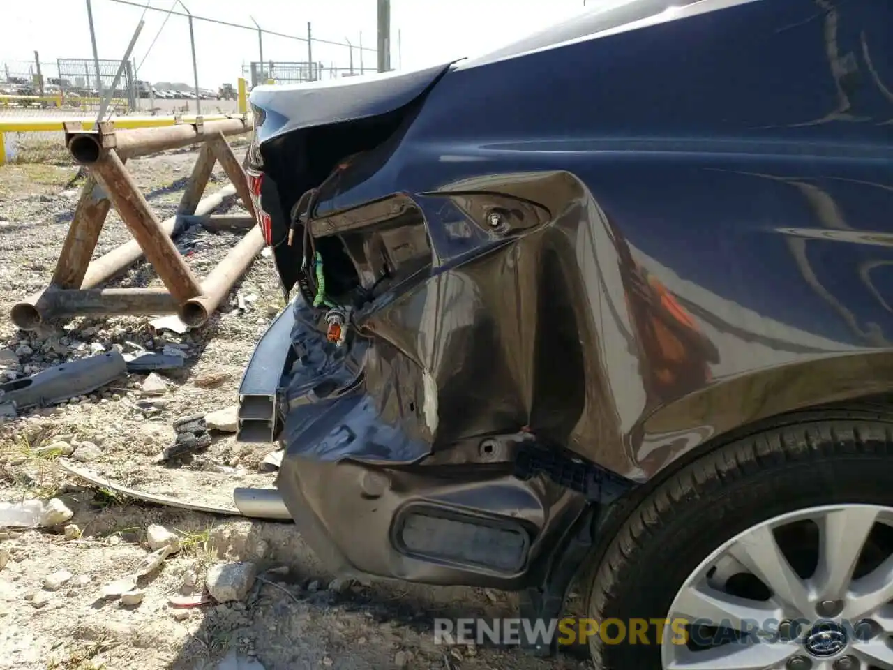 9 Photograph of a damaged car 4T1C11AK2LU857932 TOYOTA CAMRY 2020