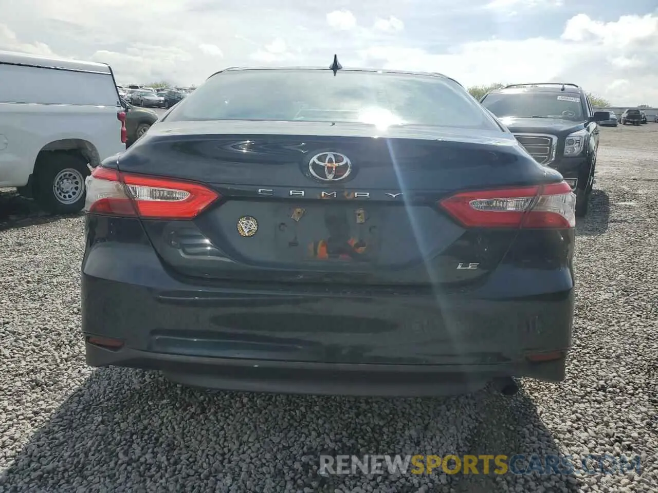 6 Photograph of a damaged car 4T1C11AK2LU858093 TOYOTA CAMRY 2020