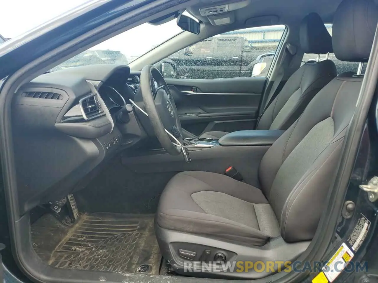 7 Photograph of a damaged car 4T1C11AK2LU858093 TOYOTA CAMRY 2020