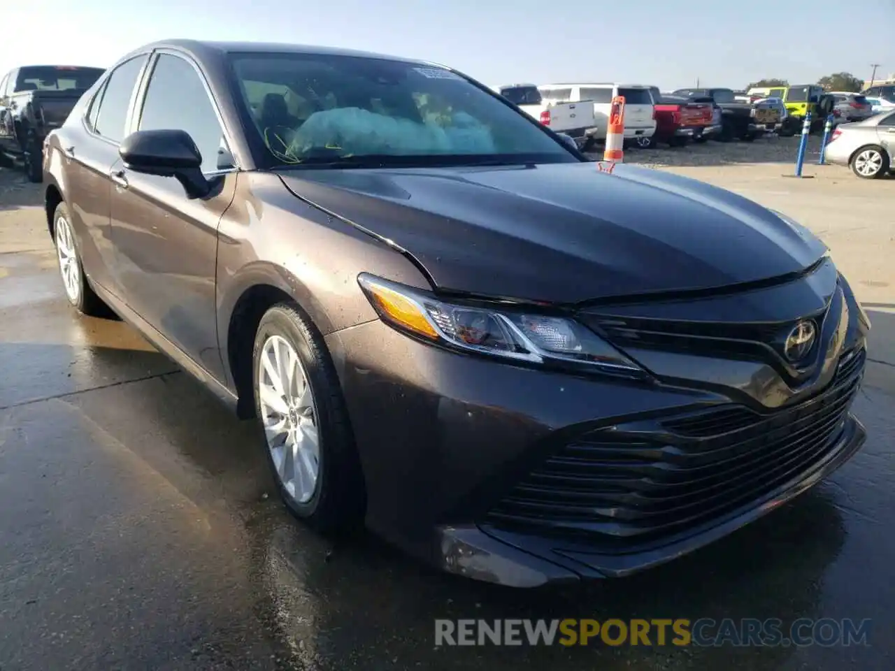 1 Photograph of a damaged car 4T1C11AK2LU862208 TOYOTA CAMRY 2020