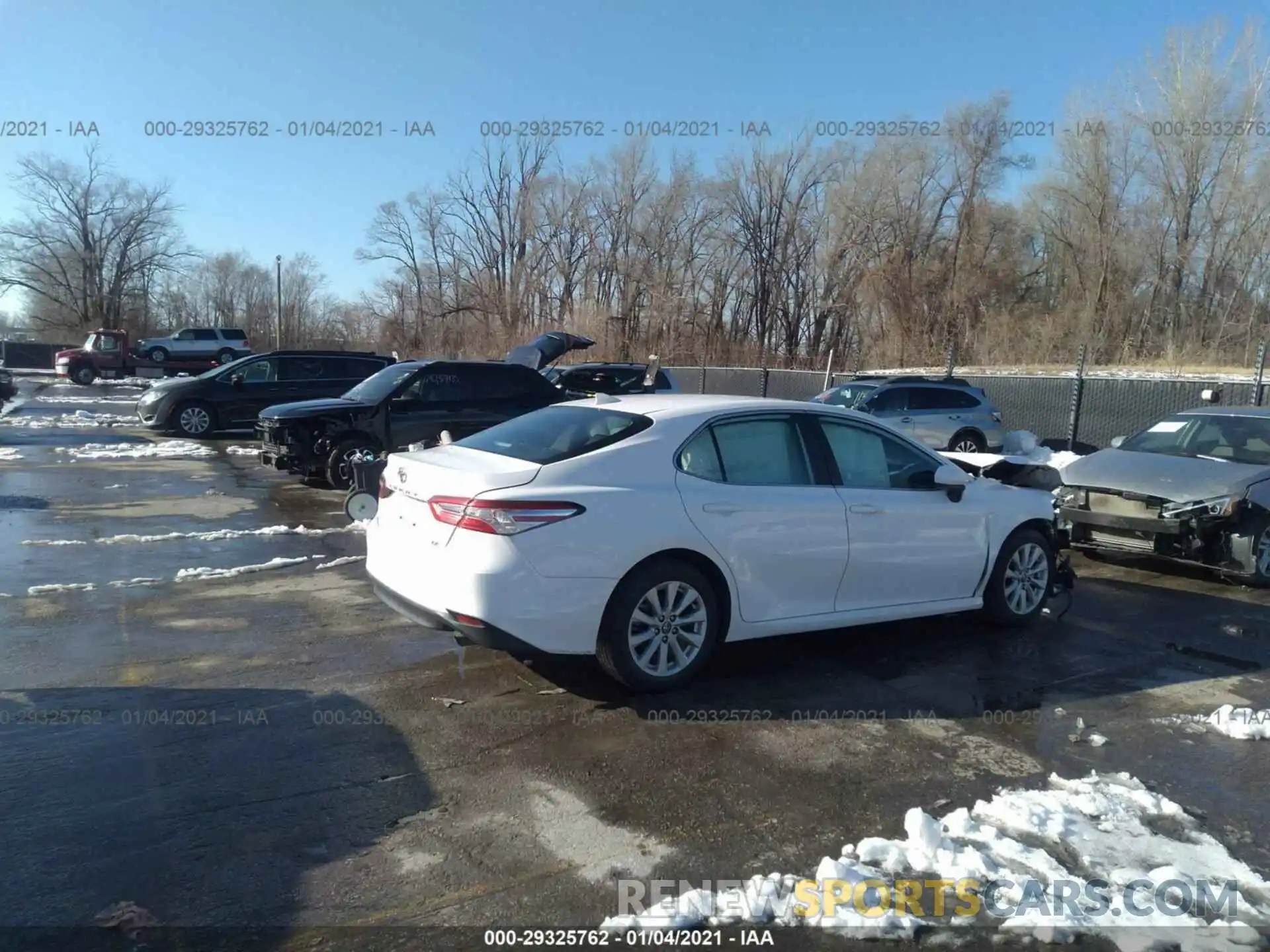 4 Photograph of a damaged car 4T1C11AK2LU864895 TOYOTA CAMRY 2020