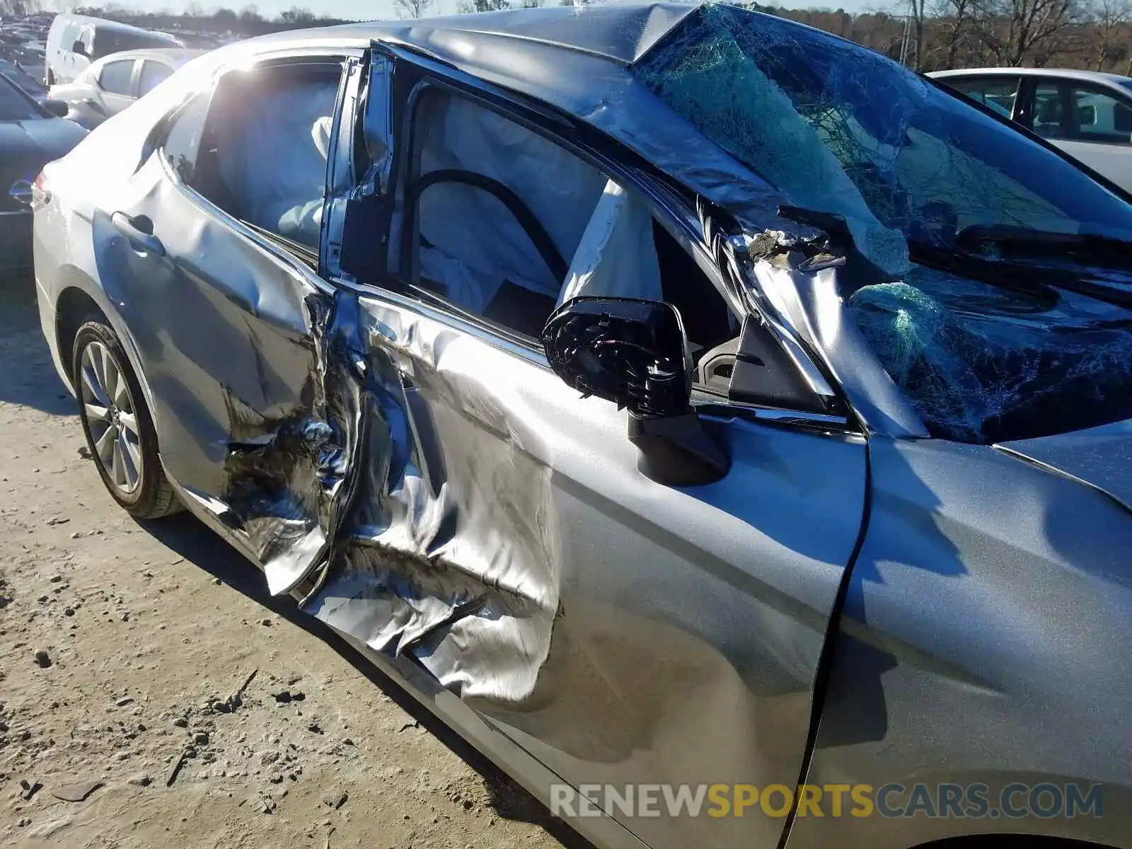 9 Photograph of a damaged car 4T1C11AK2LU868039 TOYOTA CAMRY 2020