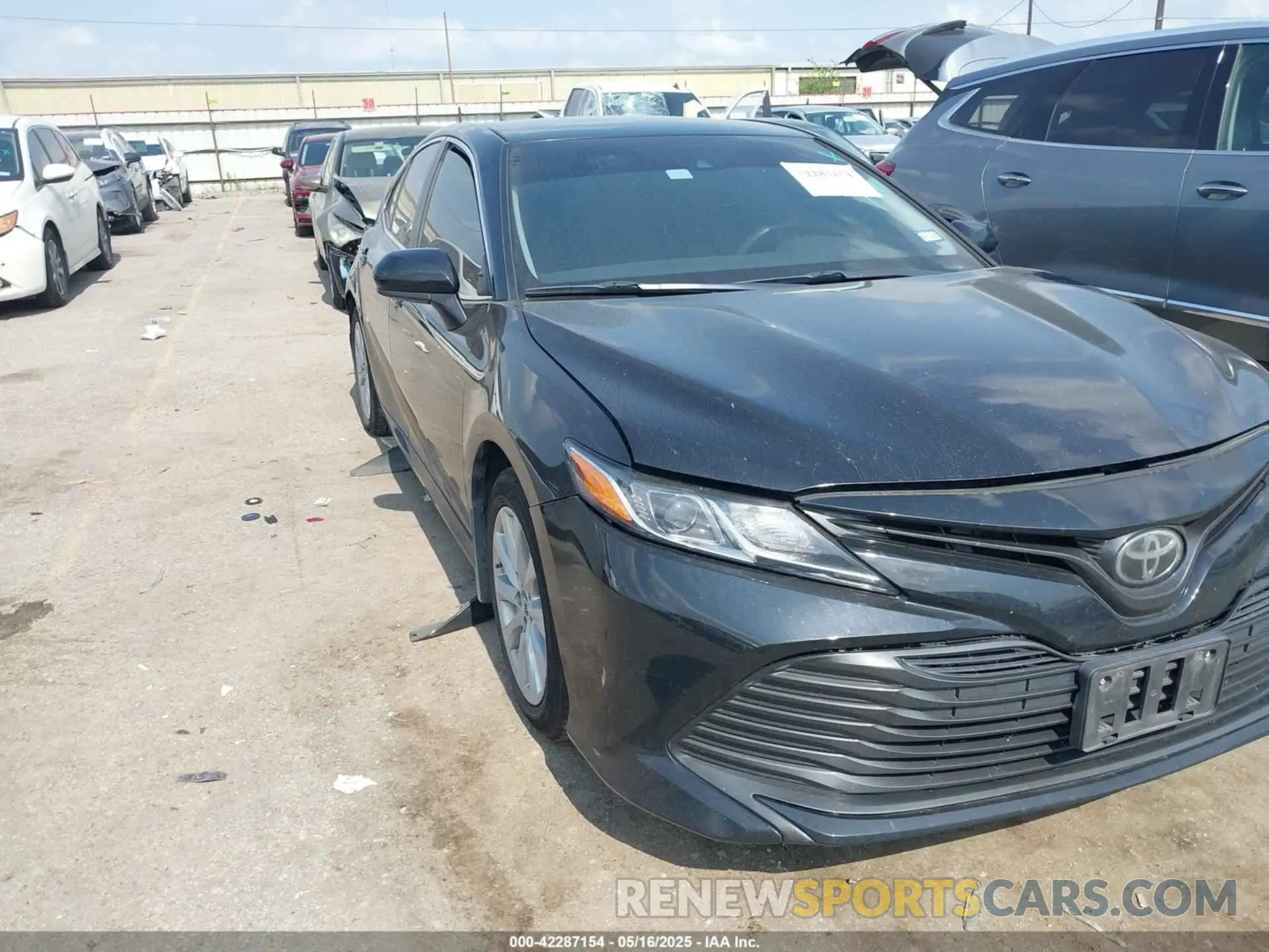 1 Photograph of a damaged car 4T1C11AK2LU873340 TOYOTA CAMRY 2020