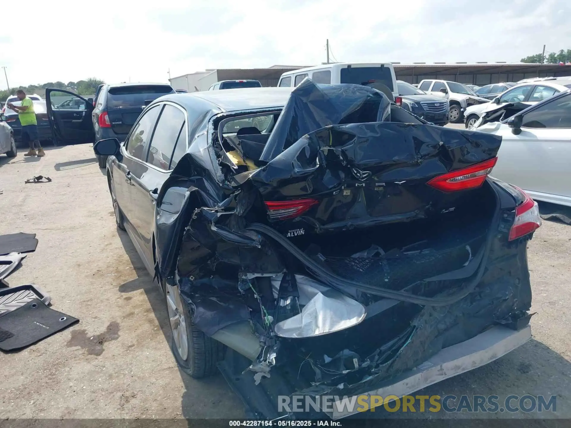 3 Photograph of a damaged car 4T1C11AK2LU873340 TOYOTA CAMRY 2020