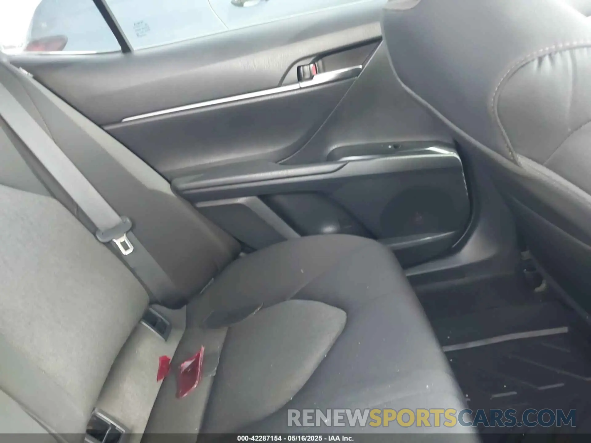 8 Photograph of a damaged car 4T1C11AK2LU873340 TOYOTA CAMRY 2020