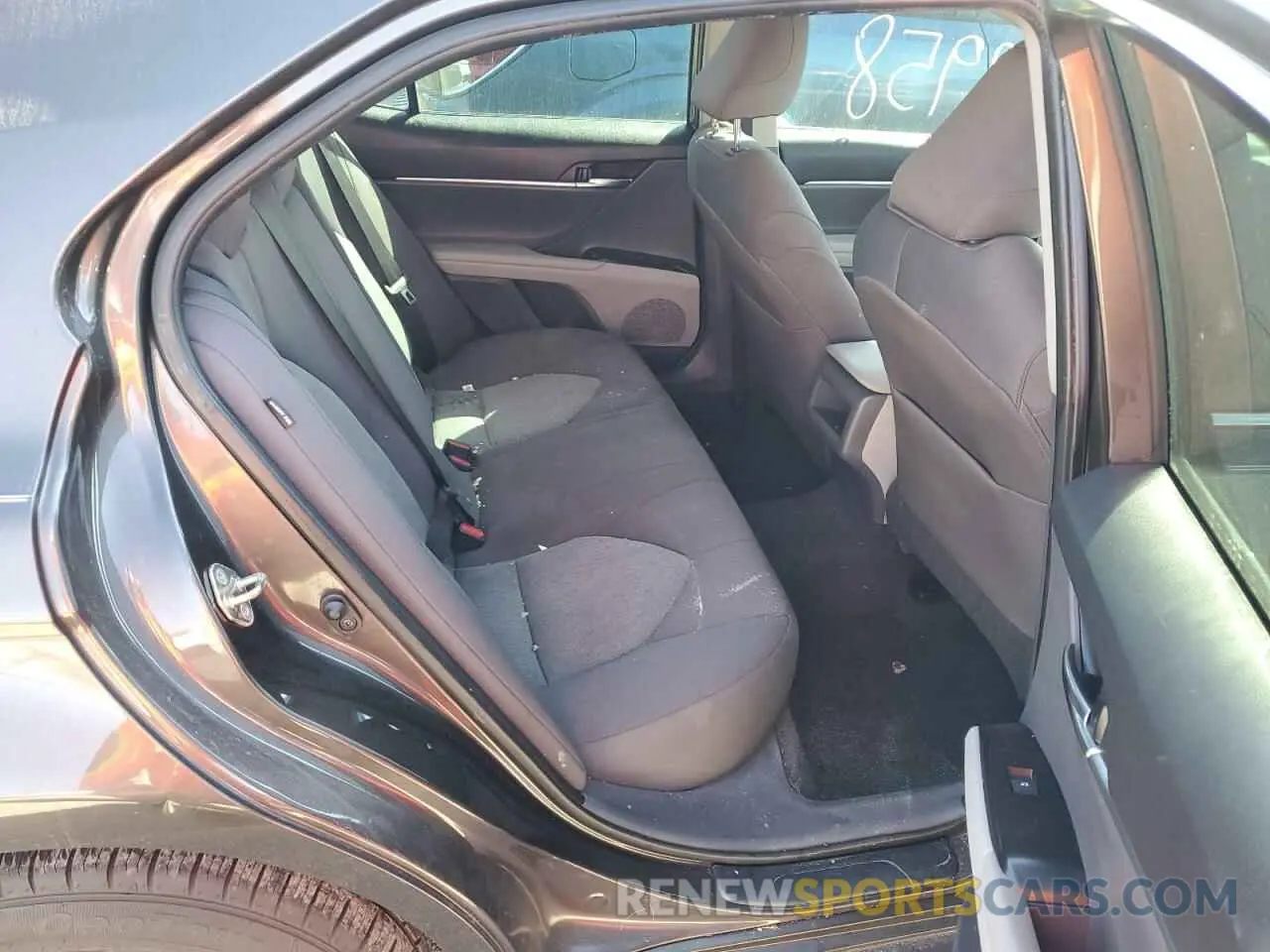 6 Photograph of a damaged car 4T1C11AK2LU881910 TOYOTA CAMRY 2020