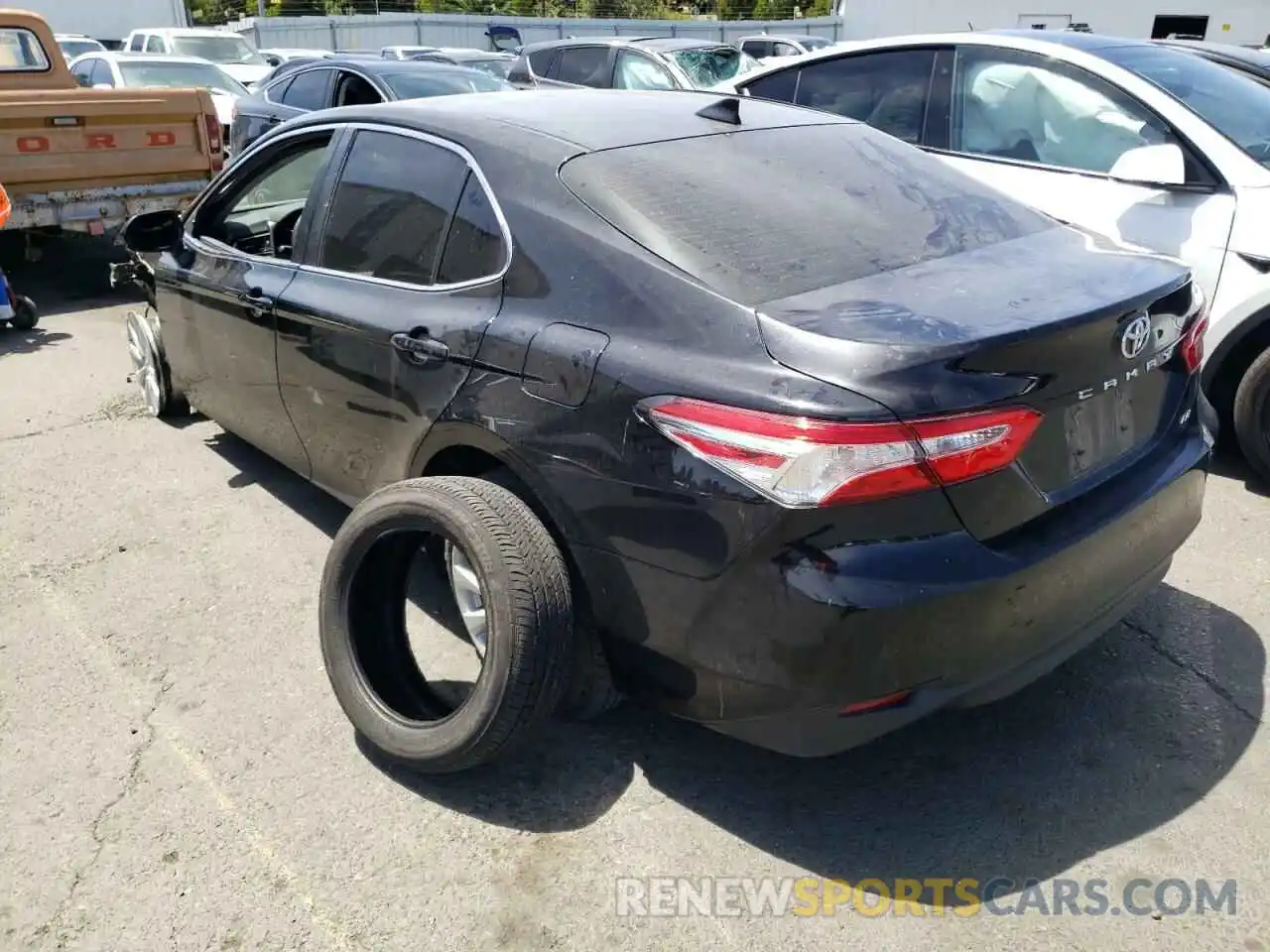 3 Photograph of a damaged car 4T1C11AK2LU889134 TOYOTA CAMRY 2020